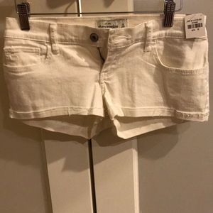 Abercrombie kids white shorts
